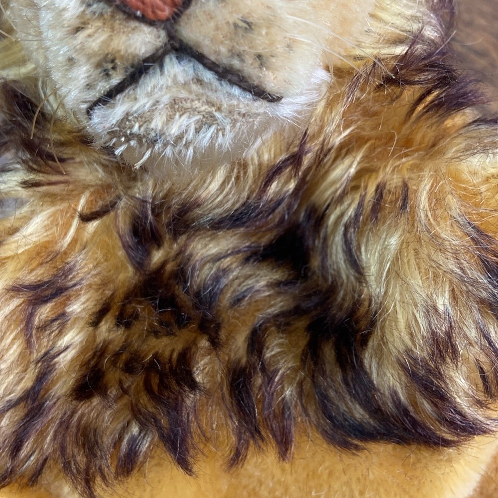 Steiff Leo Lion Hand Puppet - Picture 5 of 5